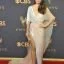 Серебро и пудра: Джессика Бил в соблазнительном платье на премии Эмми 2017